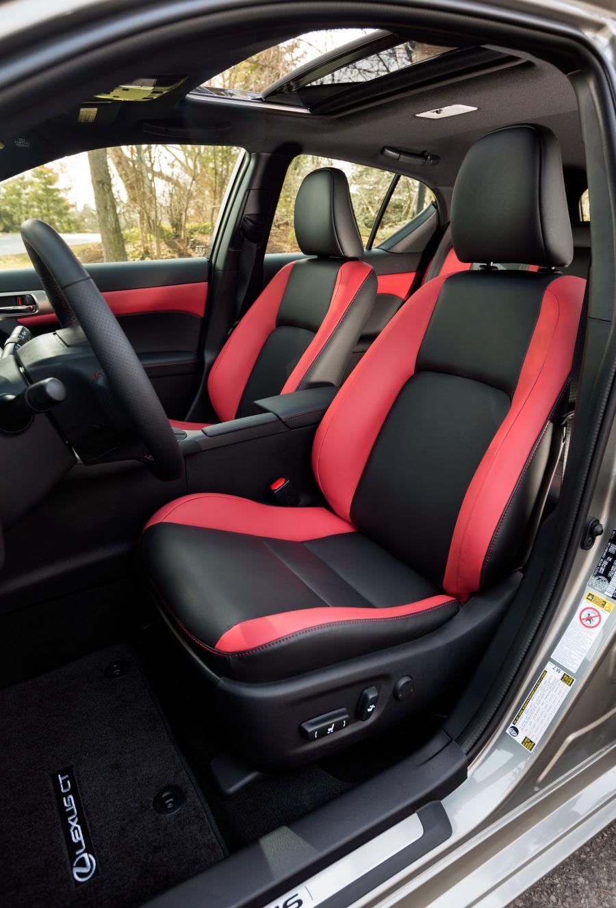 Lexus CT200h F-Sport Special Edition 2016 года  (фото 11 из 14)